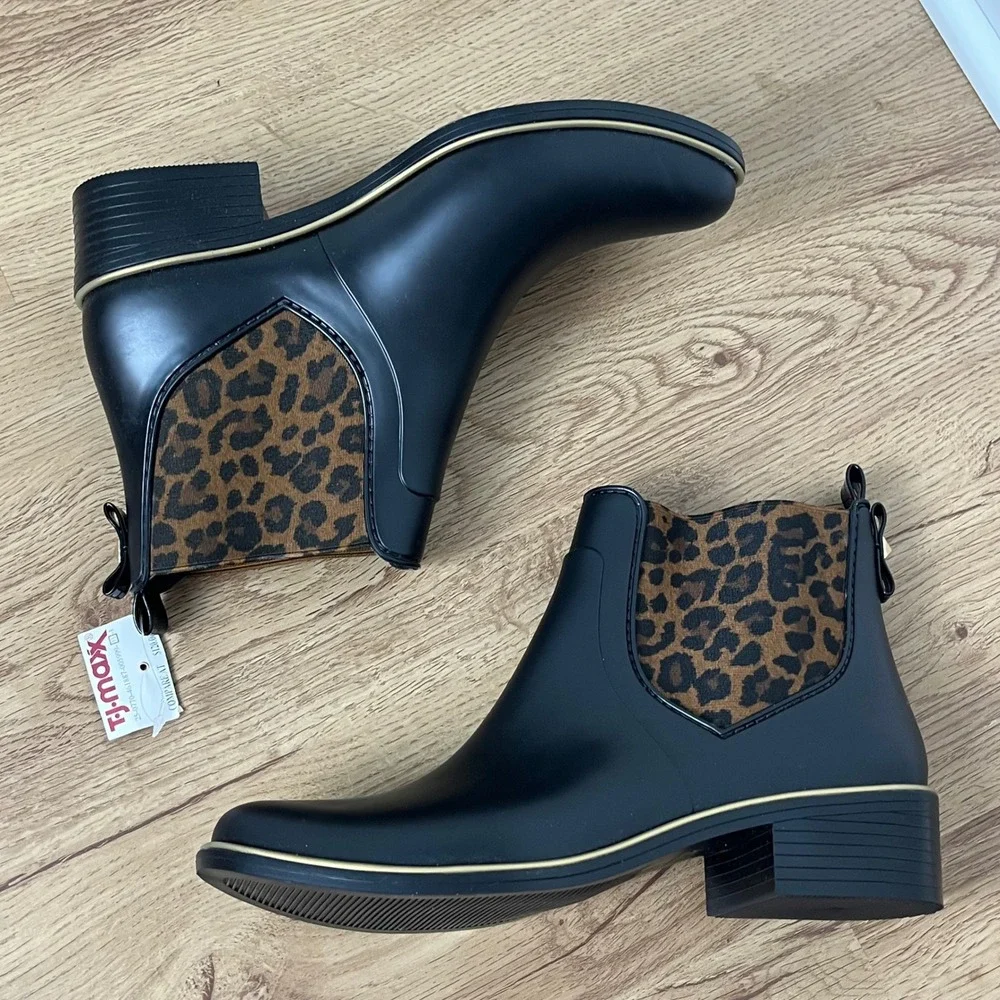 Kate Spade Leopard Print Rain Boots Women 8 Black Chelsea Rubber Gold Accent NEW